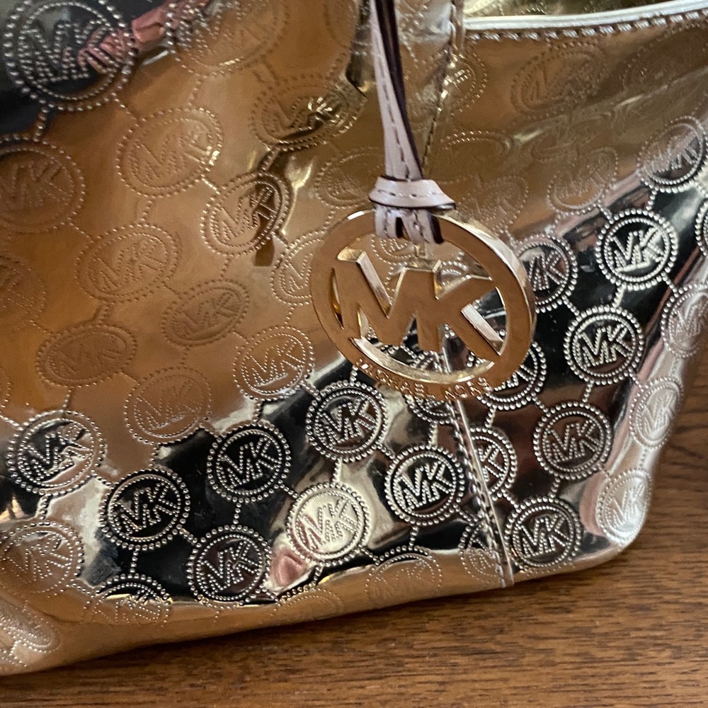 Michael Kors Jet Set Gold Metallic Logo Tote - Picture 6 of 8